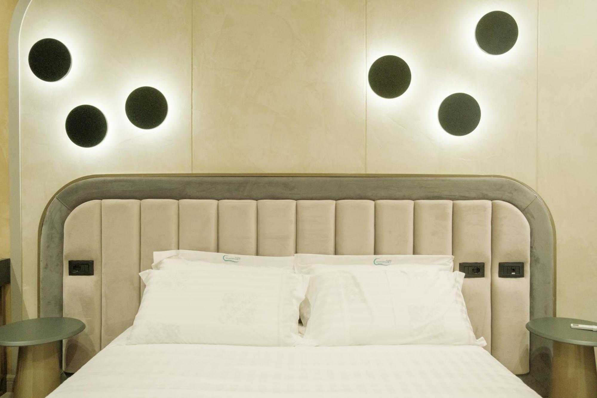 Comfort Suites Голем Екстериор снимка